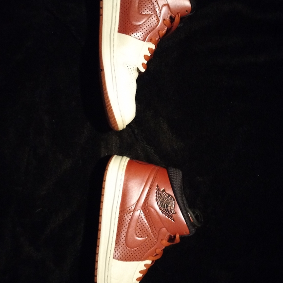 COPY - Air Jordan Alpha 1 Mids - Picture 5 of 8
